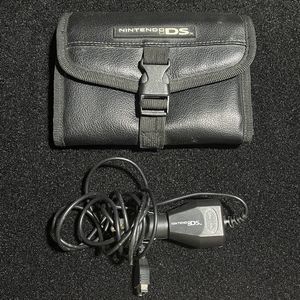 Nintendo DS Faux Leather Black Leather Switch N Carry Case + Car Charger